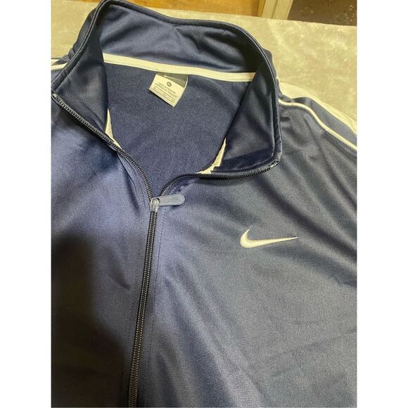 COPY - Nike Jacket - Picture 2 of 4